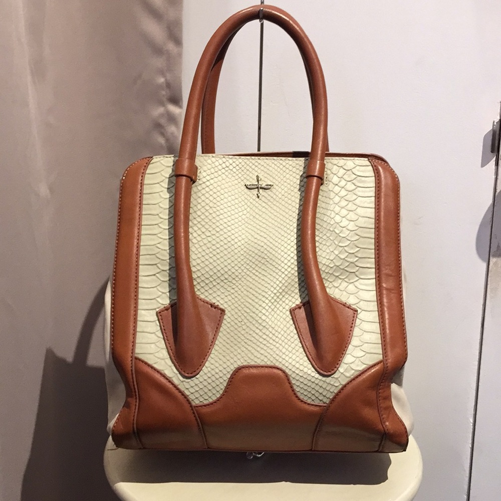 Pour La Victoire Camel ‘Butler -Large’ Handbag